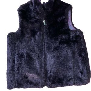 Guess size large purple faux fur reversible vest pockets inside & out NWOT